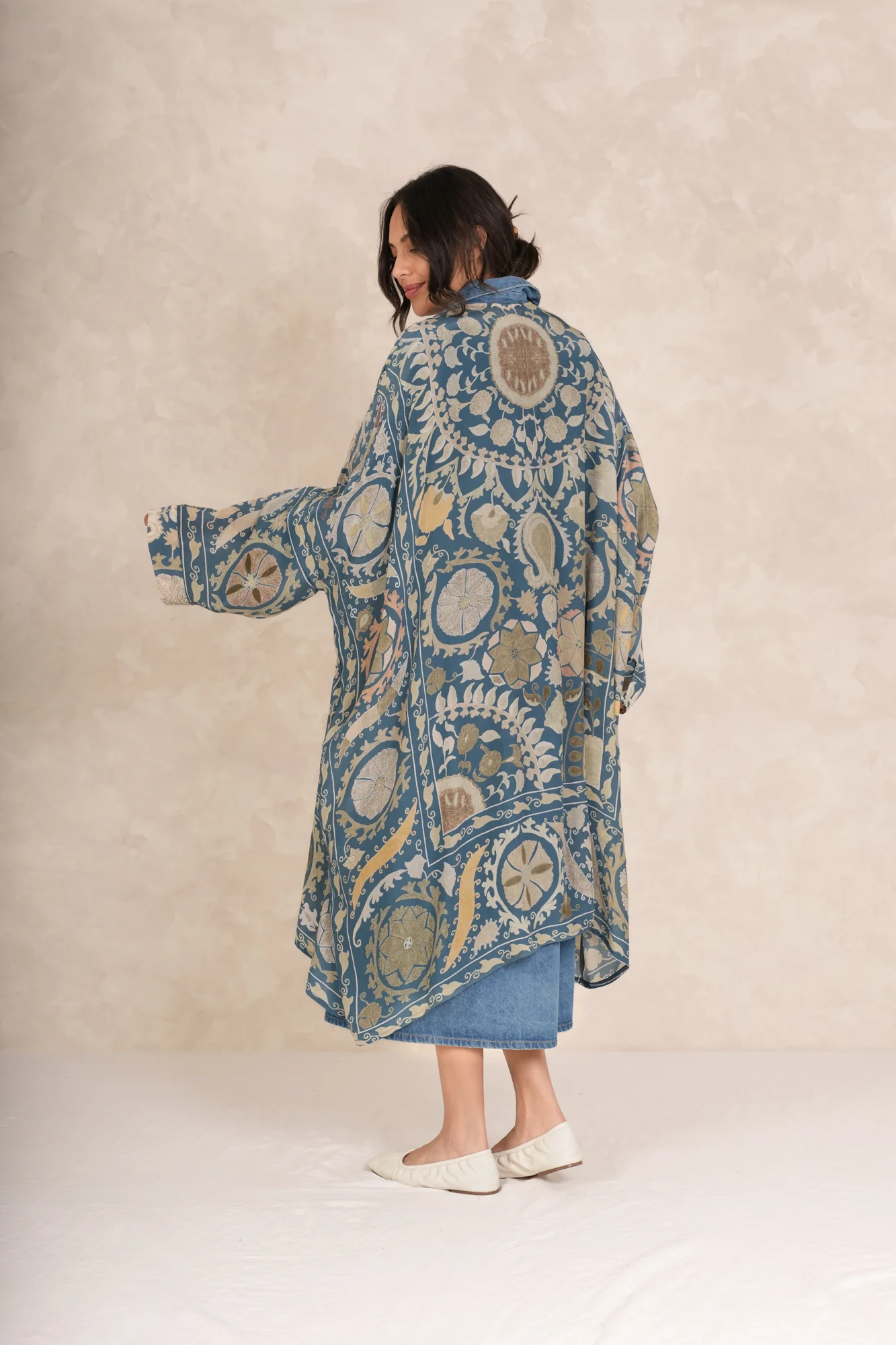 Susani Blue Grande Kimono - Image 3